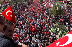 מפגינים באיסטנבול (Wikimedia/Miguel Carminati)