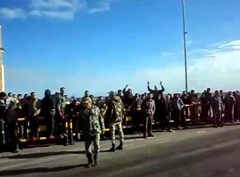 הפגנה של הפליטים הסורים בגבול המצרי-לובי בדרישה להיכנס ללוב, בינואר האחרון