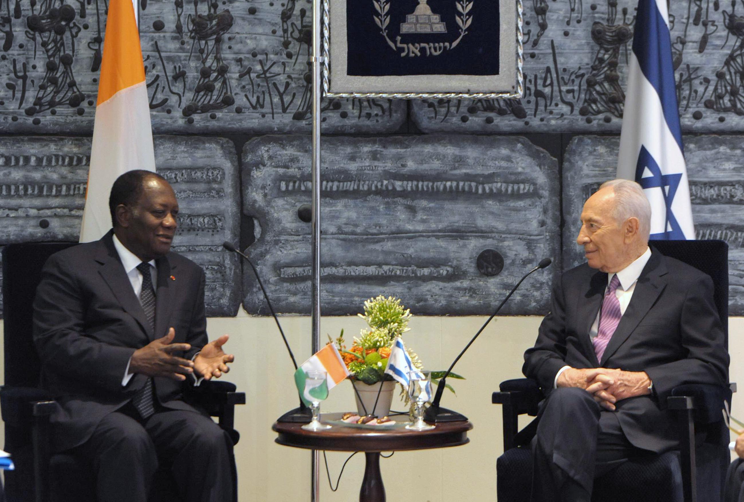 הנשיא פרס הבטיח המשך סיוע ישראלי לנשיא חוף השנהב