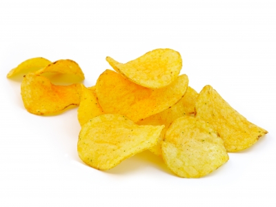 מה יותר בריא: שקית תפוחי אדמה אפויים או צ'יפס?