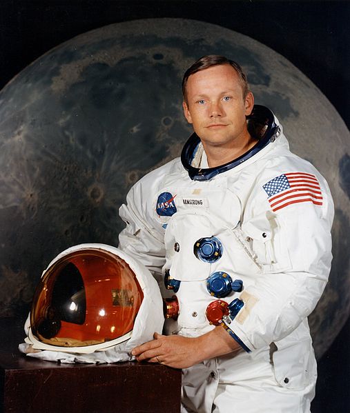 ניל ארמסטרונג, שדרך ראשון על קרקע הירח – הלך לעולמו בשל סיבוך בניתוח מעקפים