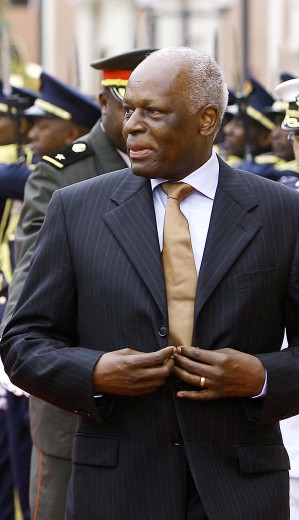 דוס סנטוס נבחר שוב כנשיא אנגולה
