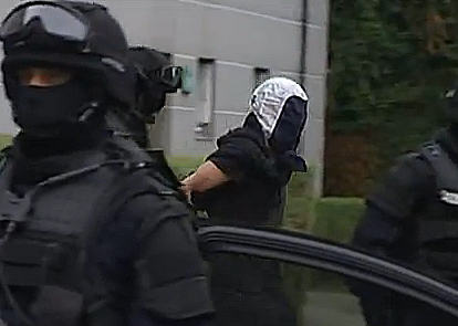 עשרה חשודים והרוג במבצע לסיכול טרור בצרפת