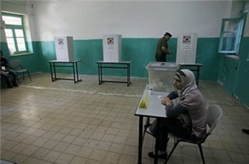 הפלסטינים הולכים לקלפי; בחירות ב-92 יישובים