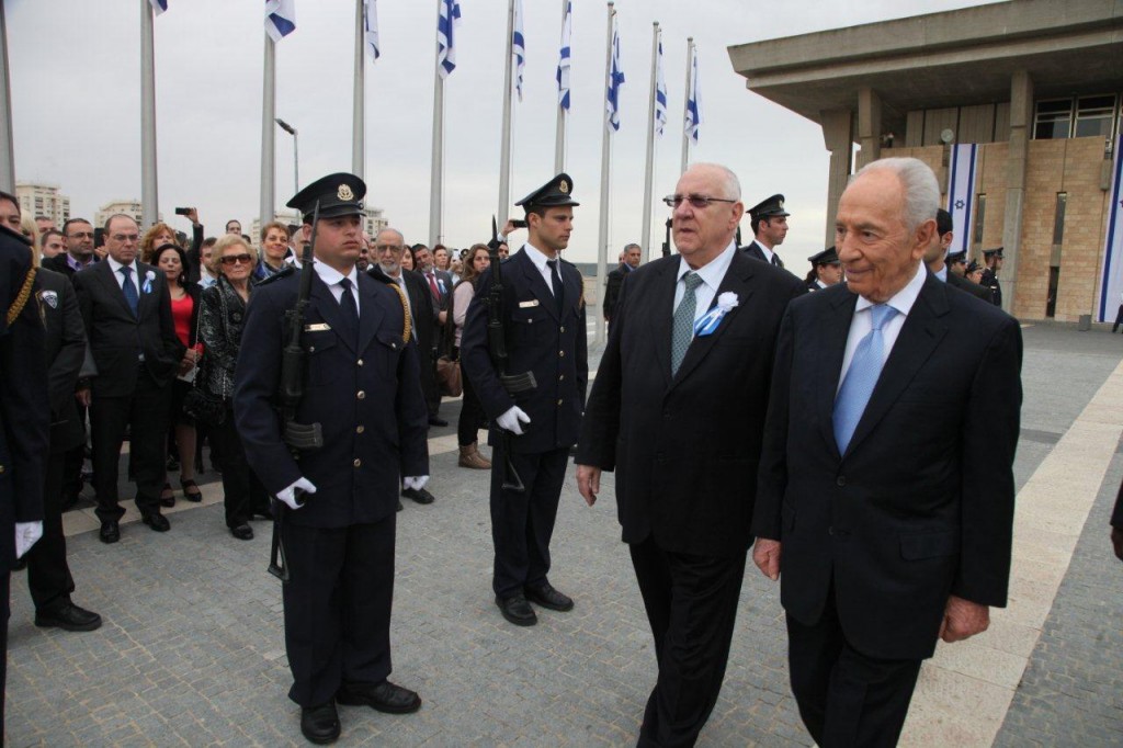 הנשיא פרס מתקבל במסדר כבוד של משמר הכנסת (צילום: דוברות הכנסת)