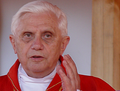 פרסומים באיטליה: התפטרות האפיפיור – בעקבות שערוריית מין