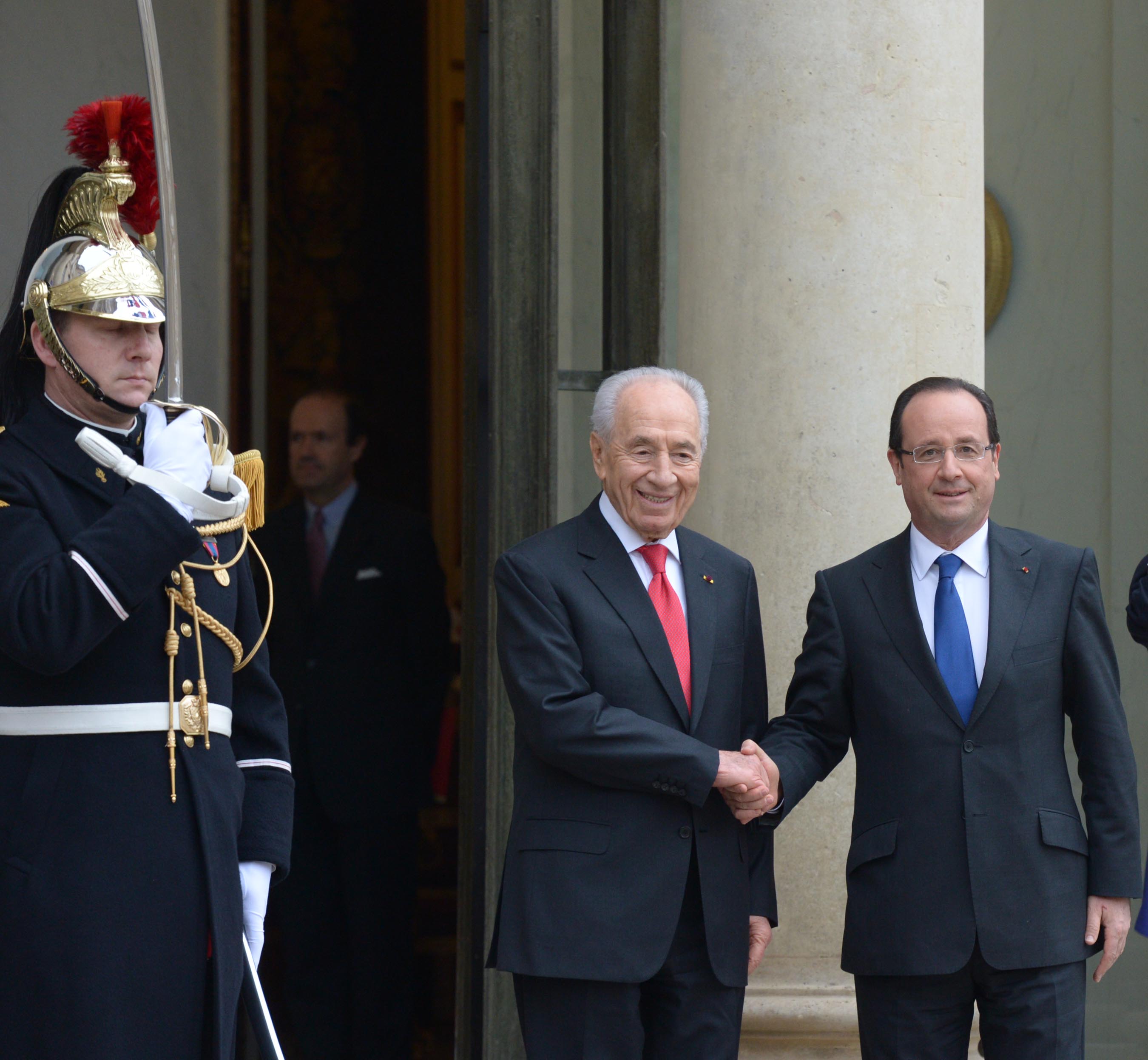 נשיא צרפת: לא ישראל תצטרך למנוע חימוש גרעיני של איראן