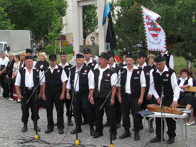 השר סילבן שלום בהונגריה: "להחריף הענישה נגד אנטישמיות"