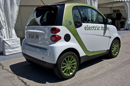 אחד מרכבי החברה החשמליים (מקור: ויקימדיה)