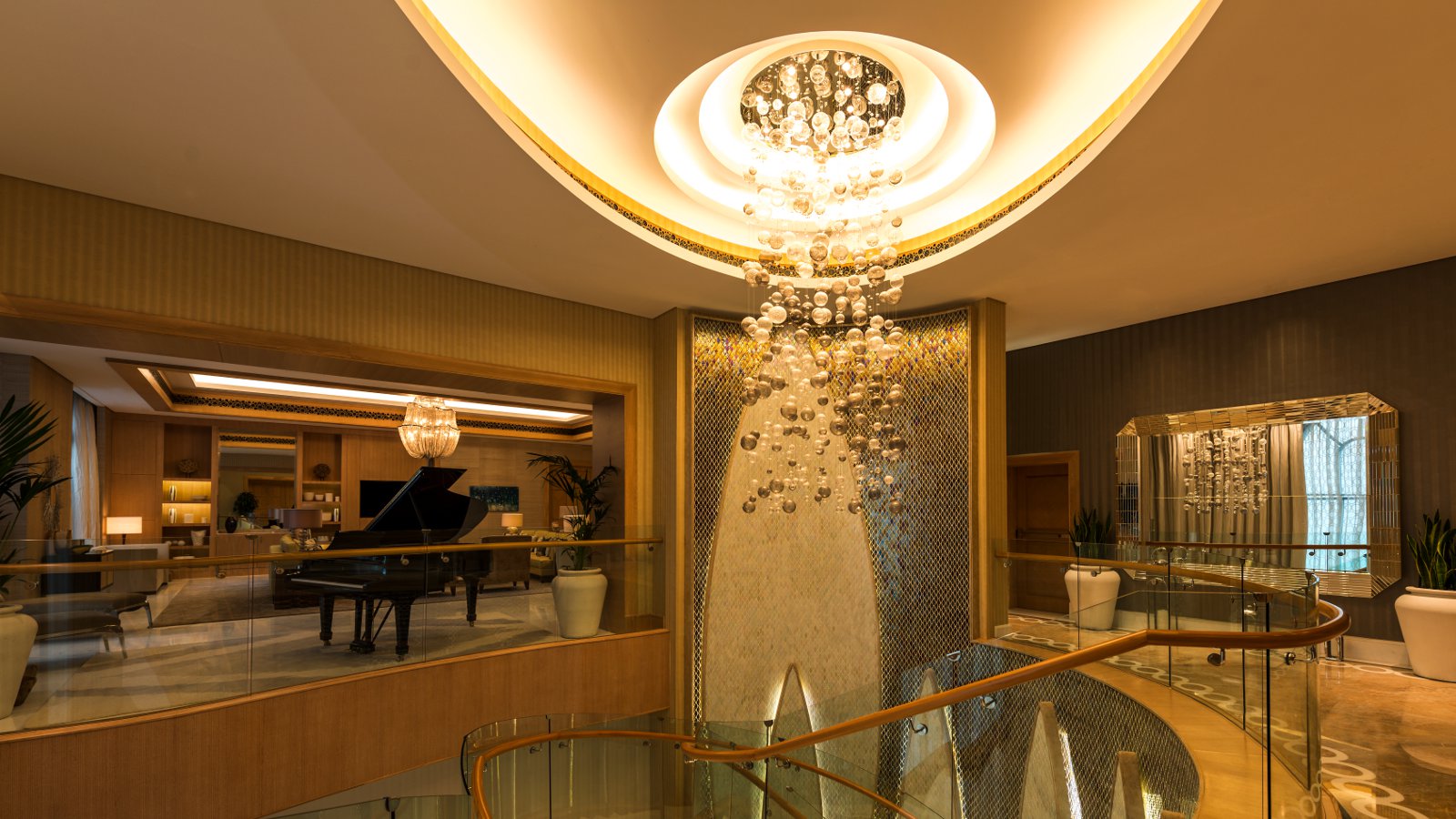 אחד מחדרי הסוויטה המלכותית במלון סנט רג'יס באבו דאבי (צילום: אתר המלון)