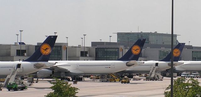 מטוסי לופטהנזה בפרנקפורט.