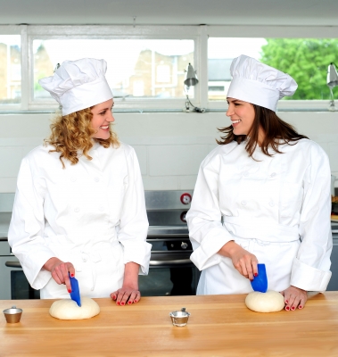 תנועת הנשים במטבח (freedigitalphotos)