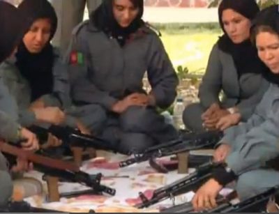 נשים אפגניות בקורס הכשרה למשטרה