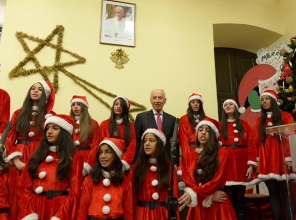 הנשיא פרס בירך את הנוצרים לרגל חג המולד הקרב
