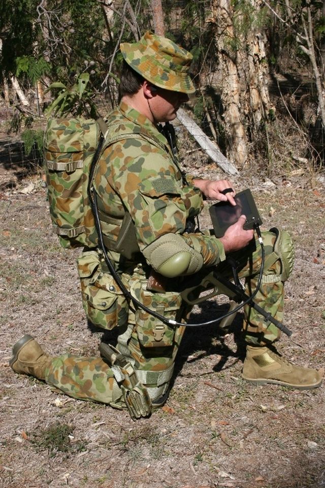 צבא אוסטרליה. הפעלת מערכות תקשורת, שליטה ובקרה מרמת החייל הבודד ועד רמת מפקדת החטיבה