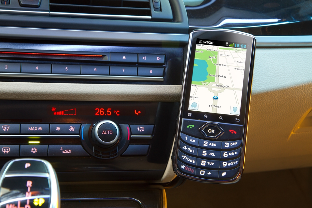 חדש: מערכת למניעת תאונות משולבת בסמארטפון לרכב