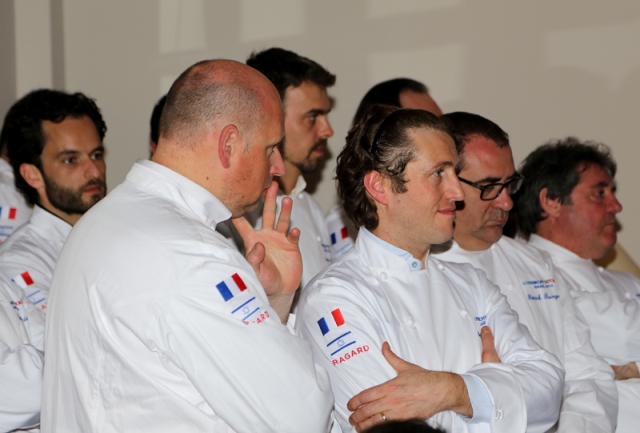 נבחרת השפים הצרפתיים ובמרכז השף סטפן, המוכר מהתוכנית "קרב סכינים" (צילום: דן בר-דוב)