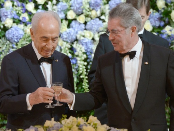פרס במפגש עם ראש סבא"א: לא נרצה לראות עוד הירושימה