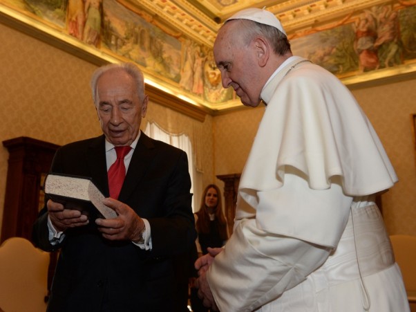 הוותיקן: האפיפיור עלול לבטל את ביקורו עקב עיצומי משרד החוץ