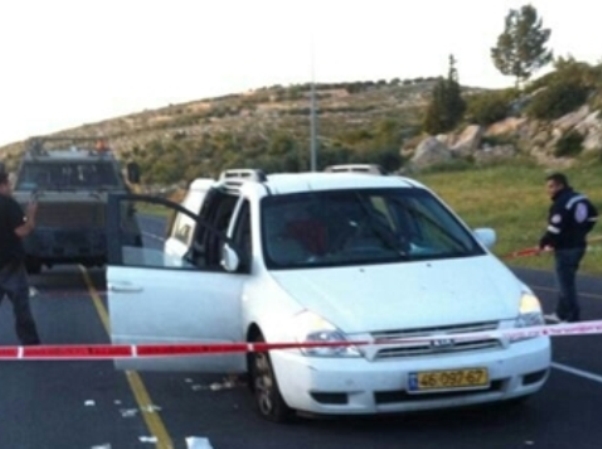 קצין משטרה נהרג ואשתו נפצעה קשה בפיגוע ירי ליד חברון