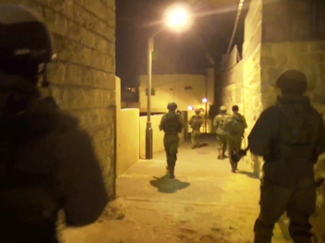 כוחות מיוחדים יפעלו הלילה (צילום פעילות לילית בחברון - דובר צה"ל)