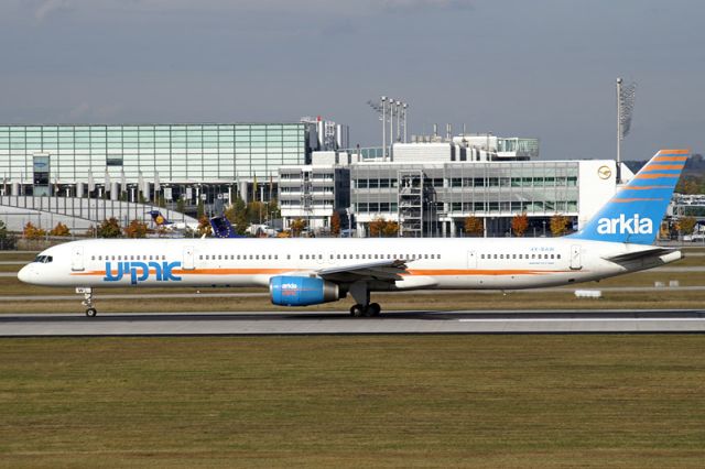 מטוס בואינג 757 של ארקיע. צילום: ויקיפדיה