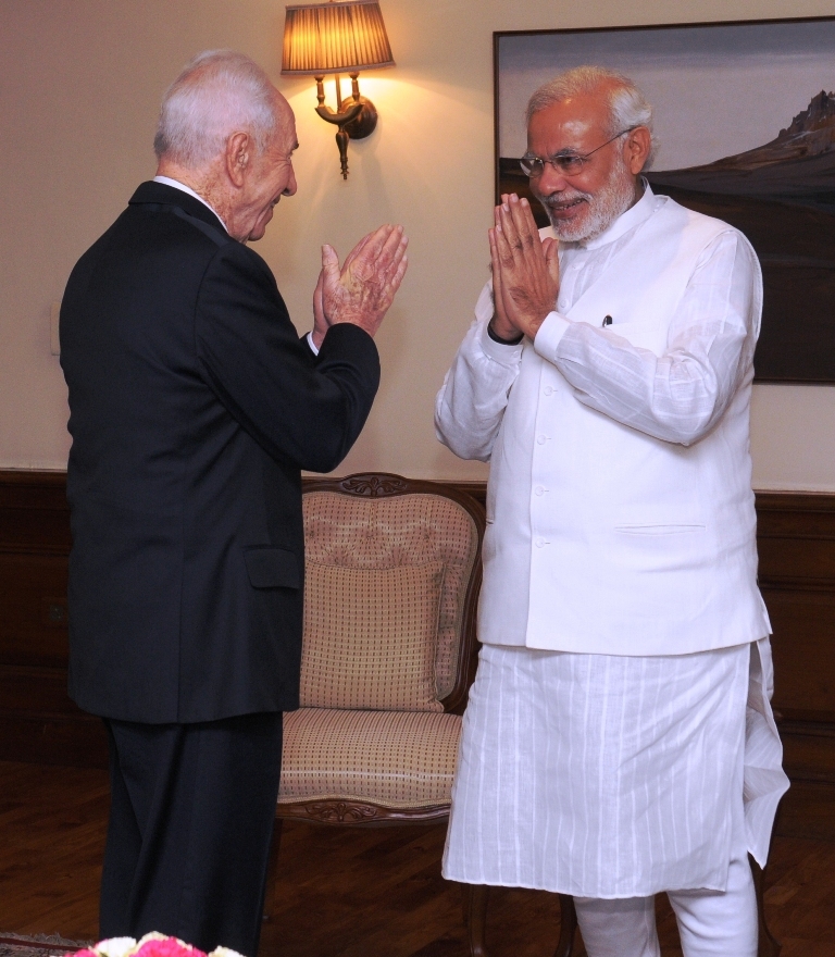הנשיא לשעבר, שמעון פרס, נפגש היום עם ראש ממשלת הודו
