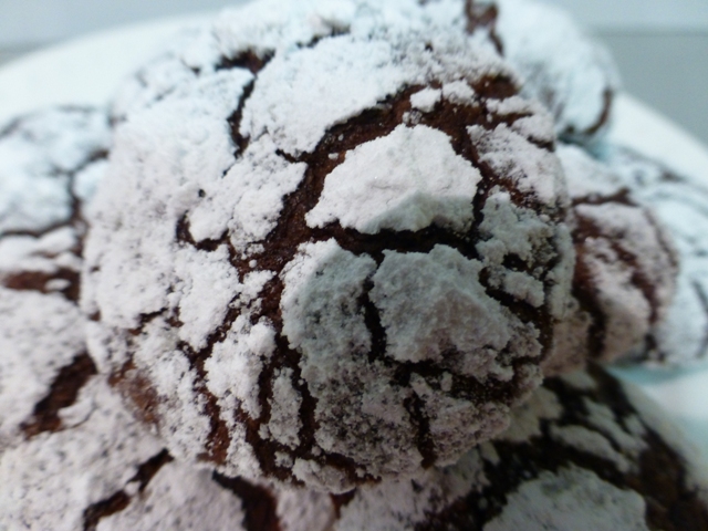 עוגיות שוקולד מתפוצצות - לשנה טובה ומתוקה ומשוקולד (צילום: אפי בלה)