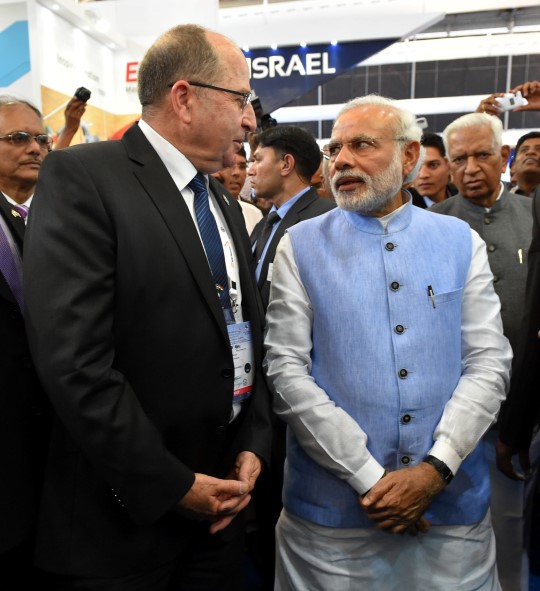 שר הביטחון חנך בהודו, את ביתן התעשיות הביטחוניות הישראליות