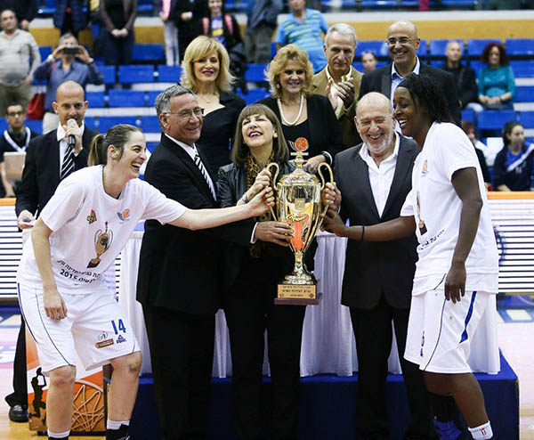 הרצליה מחזיקת גביע המדינה בכדורסל נשים. צילום: נעם מורנו, איגוד הכדורסל
