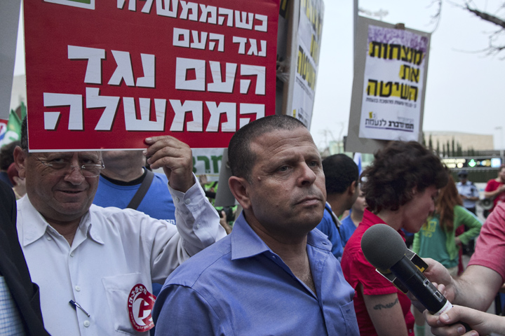 איתן כבל בעצרת של האחד במאי (צילם: דן בר-דוב)