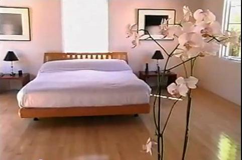 חדר שינה מעוצב בסגנון יפני של האדריכל אנדריי רות'בלט