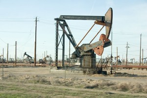שדה נפט (צילום: Flickr/David~O)