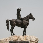 פסלו של אלכסנדר זייד בעמק יזרעאל. צילום טלי זייד