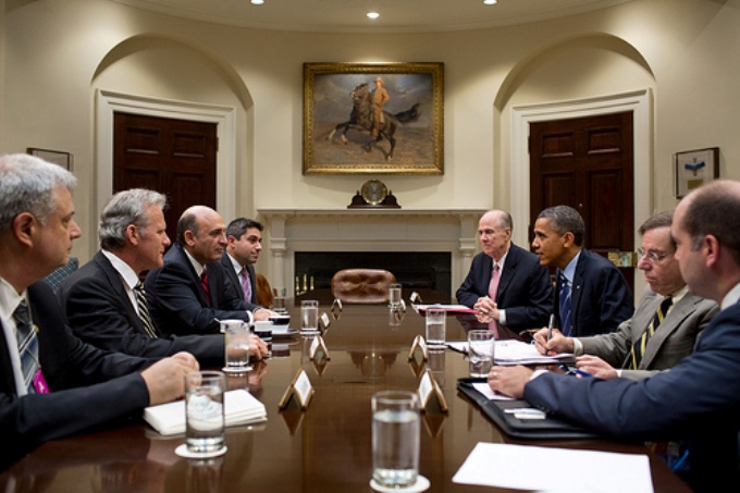 הנשיא אובמה הצטרף במפתיע לפגישה בין השר מופז ליועץ לביטחון לאומי בבית הלבן