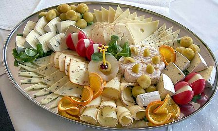 מבחר גבינות הנמכרות בארץ, צילום: ויקימדיה