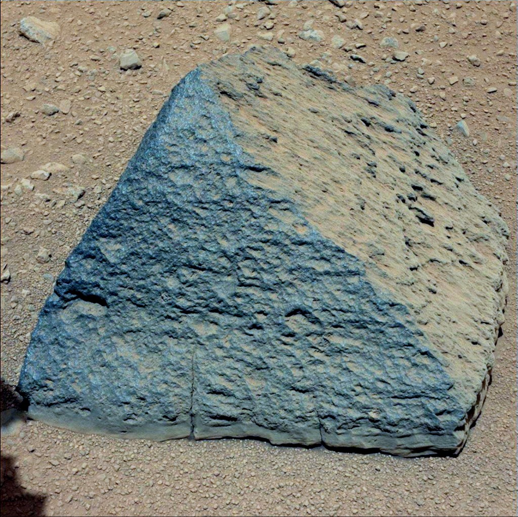 מי בנה את הפירמידה הזאת על המאדים? (צילום: NASA/JPL-Caltech/MSSS)
