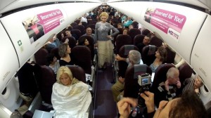 תצוגת אופנה בשחקים: חנוכת הטיסות של wizz air לוותה בתצוגה של מותג האופנה פראו בלאו