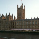בניין הפרלמנט בלונדון: תגבור טיסות לקיץ