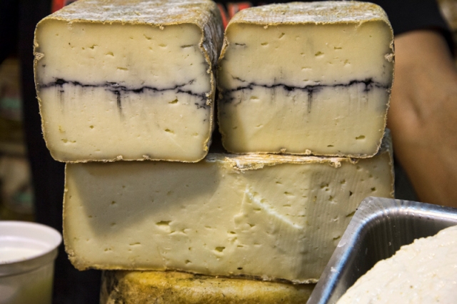 עושר של גבינות איכותיות (צילום: דן בר-דוב)