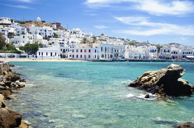 יוון. הנופשונים ביוון תרמו רבות לתיירות היוצאת בחודשי הקיץ 