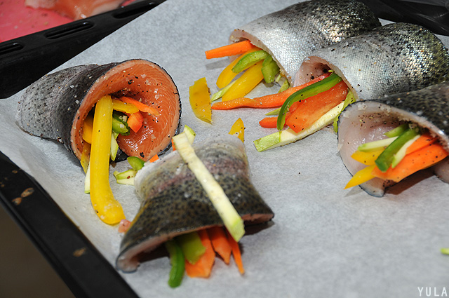 מבחר דגים בטרם הבישול (צילום: יולה זובריצקי)