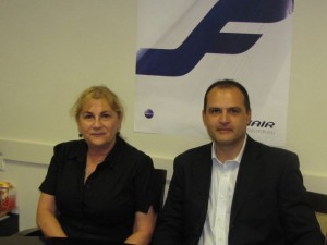 מימין לשמאל: פאולו זמפיירי, האחראי לנציגות פינאייר בישראל ומנהלת הנציגות רחל מור 