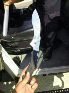 הסכין שנמצאה אצל הפלסטיני (צילום: דוברות ש"י)