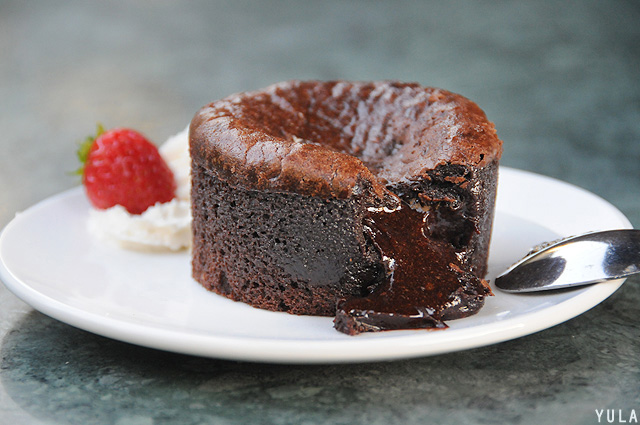 עוגת שוקולד (צילום: יולה זובריצקי)