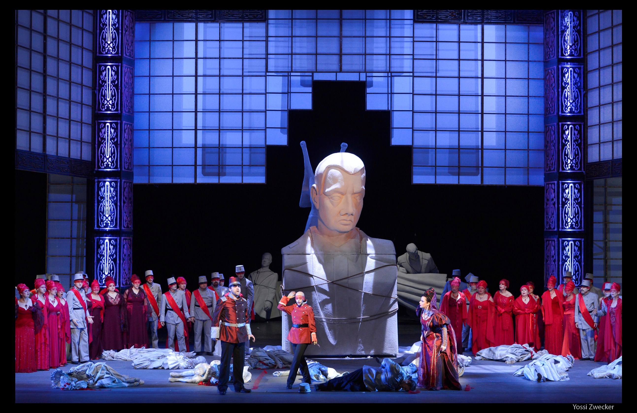 Театр маска бовари. Новая израильская опера. Опера в Тель Авиве. Фото израильская опера. Ария Ричарда из оперы бал маскарад.
