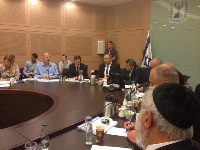 ליברמן: "בישראל פועלים לפחות 6 גופים העוסקים במדיניות חוץ"