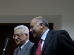 ג'יבריל רג'וב (מימין) האשים את ישראל בגזענות כלפי הפלסטינים ואיים לפנות לפיפ"א (צילום: מען)