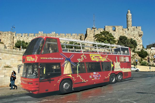 סיטי טור - סיורים פנורמיים בירושלים גם בשבתות. (צילום: יואב שפירא)