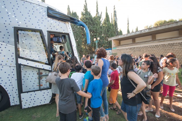 אוטובוס האמנות הראשון בישראל